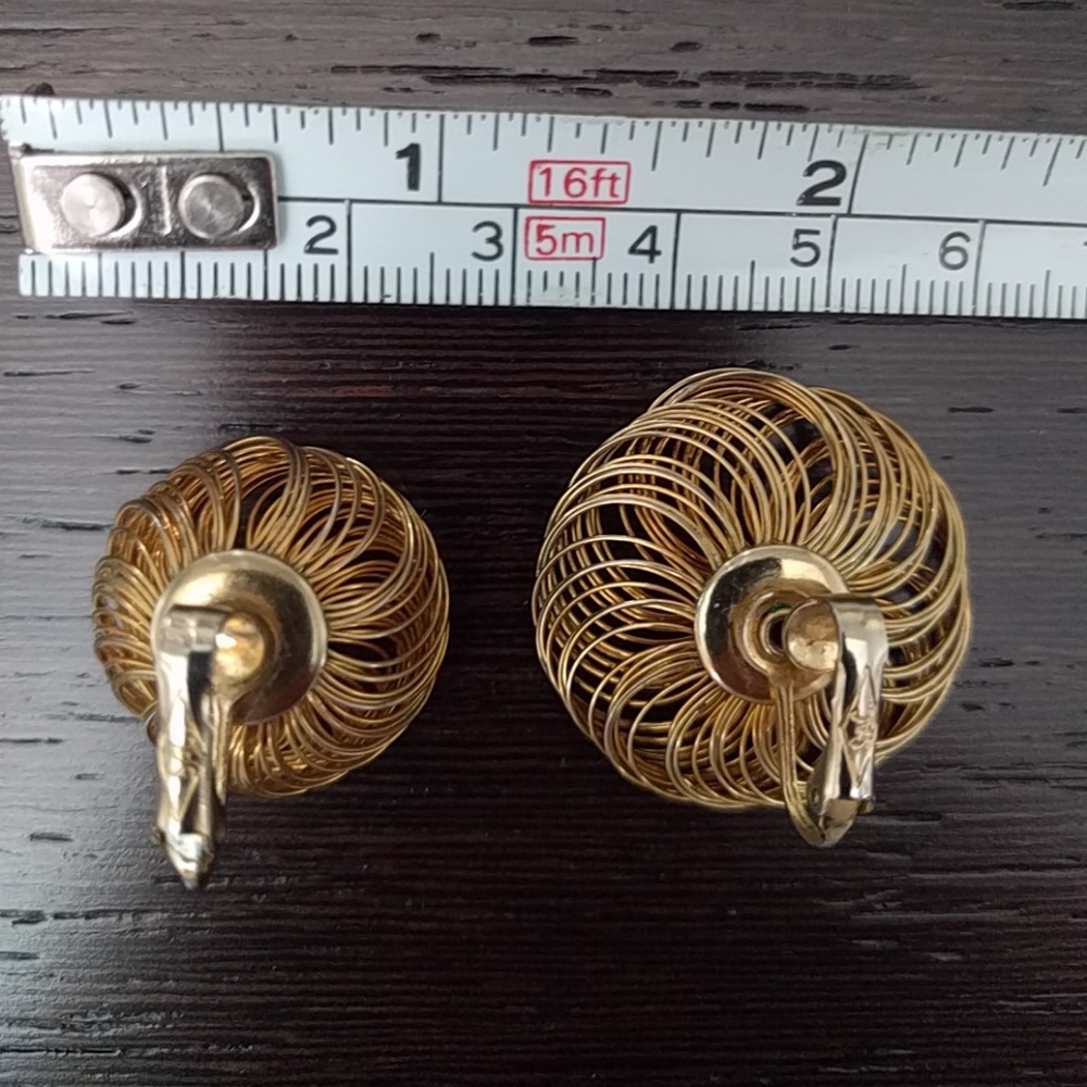 VTG SAC size adjustble gold/AB crystal earrings - Picture 5 of 7